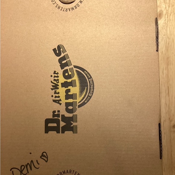 Dr Martens Child Black Patent Leather Lace-Up Boots sz 11 (some marks) - Picture 3 of 9